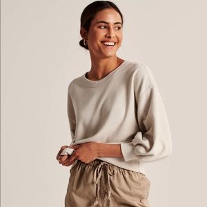 NWT Off white - Balloon sleeve sweatshirt